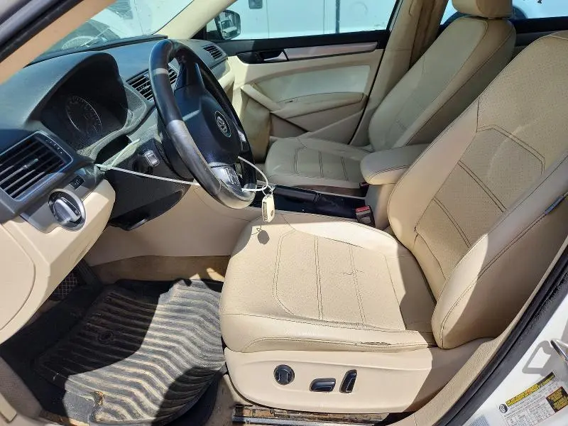 2015 VOLKSWAGEN PASSAT S  