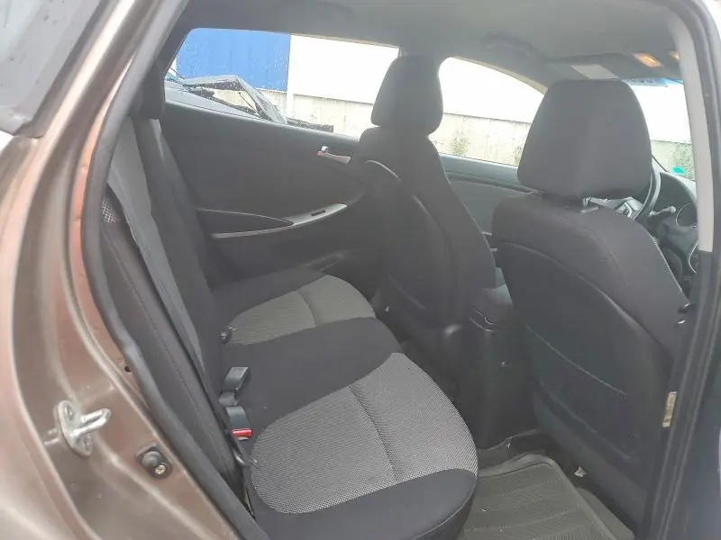 2012 HYUNDAI ACCENT GS  