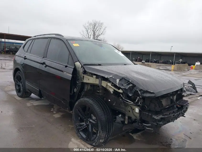 2023 VOLKSWAGEN TIGUAN 2.0T SE R-LINE BLACK