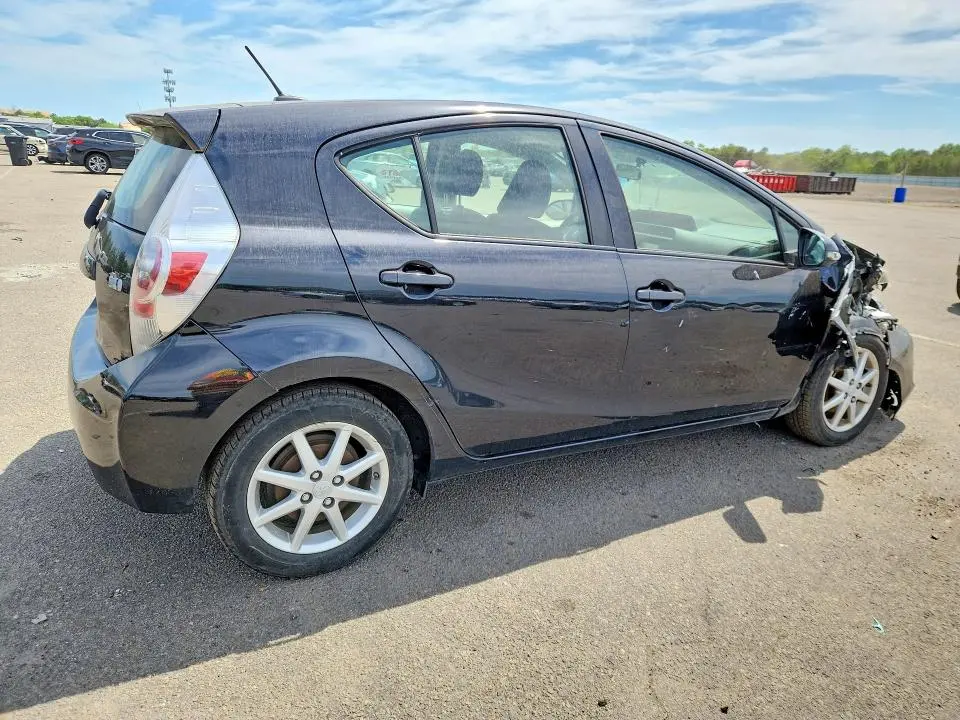 2014 TOYOTA PRIUS C THREE  