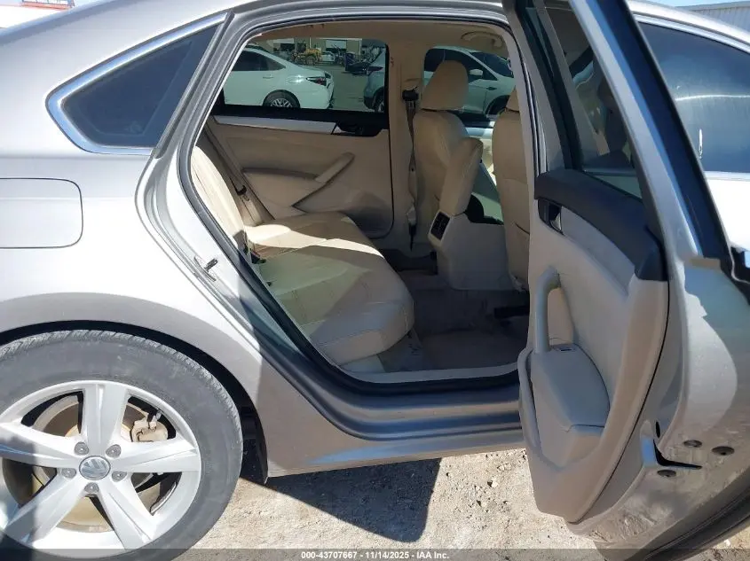 2013 VOLKSWAGEN PASSAT 2.5L SE