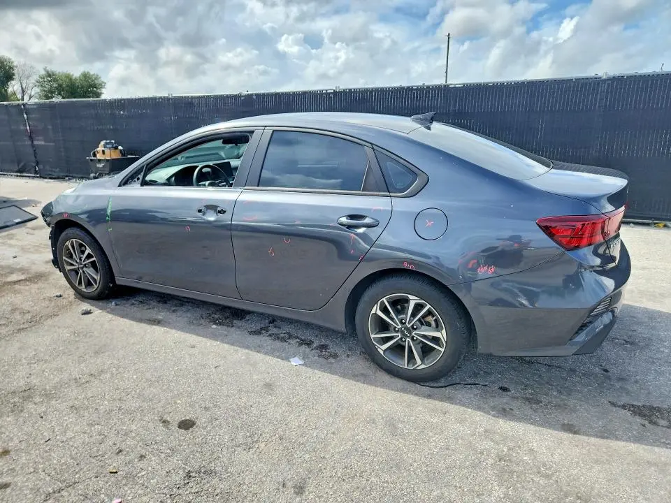 2024 KIA FORTE LXS  
