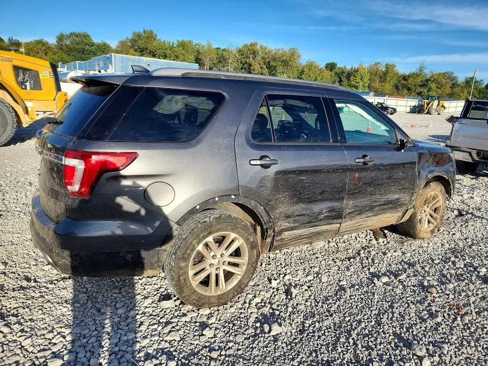 2017 FORD EXPLORER XLT  