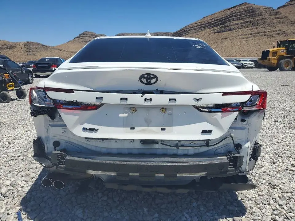2025 TOYOTA CAMRY SE  