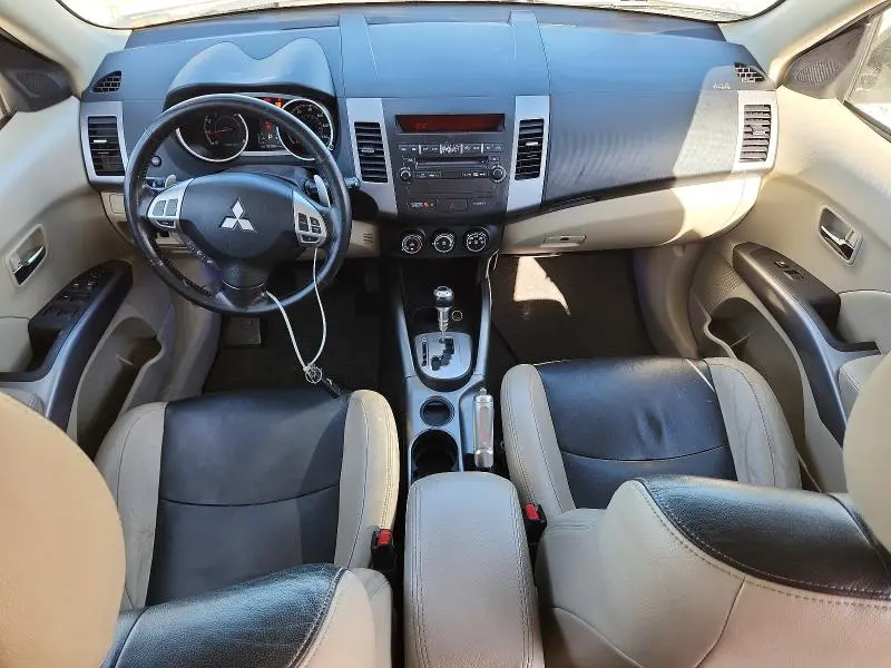 2012 MITSUBISHI OUTLANDER SE  