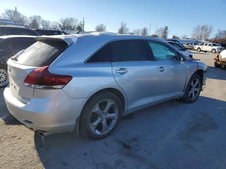 2013 TOYOTA VENZA LE  
