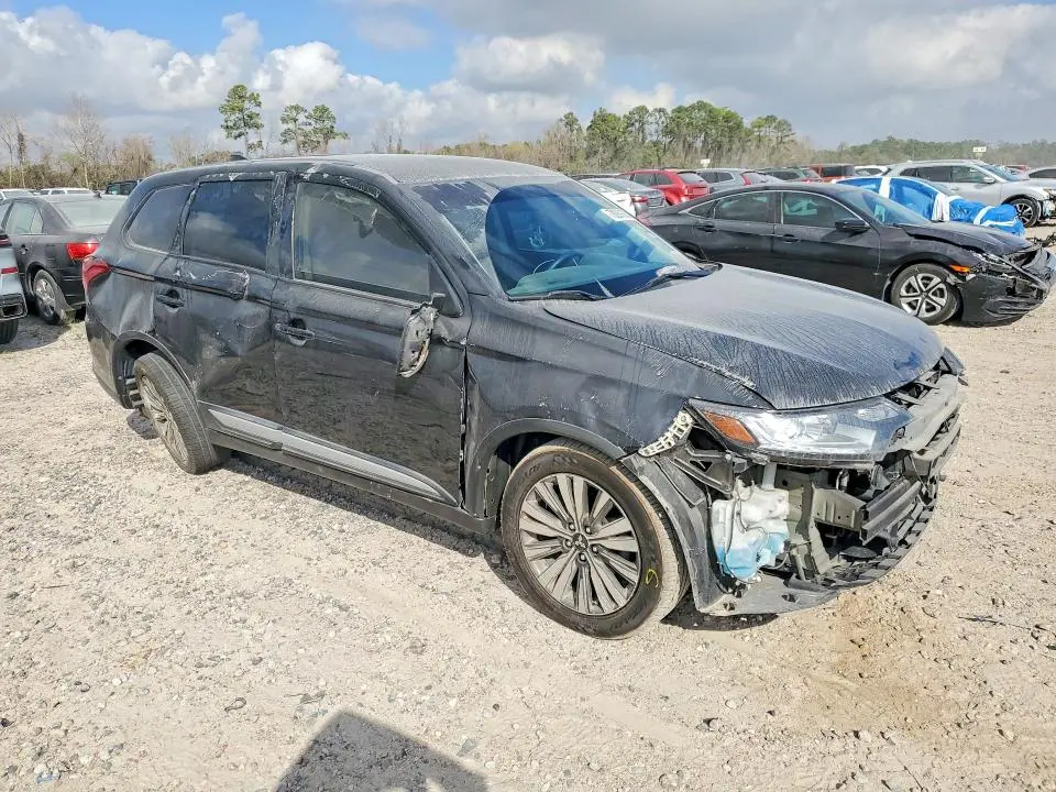 2019 MITSUBISHI OUTLANDER SE  