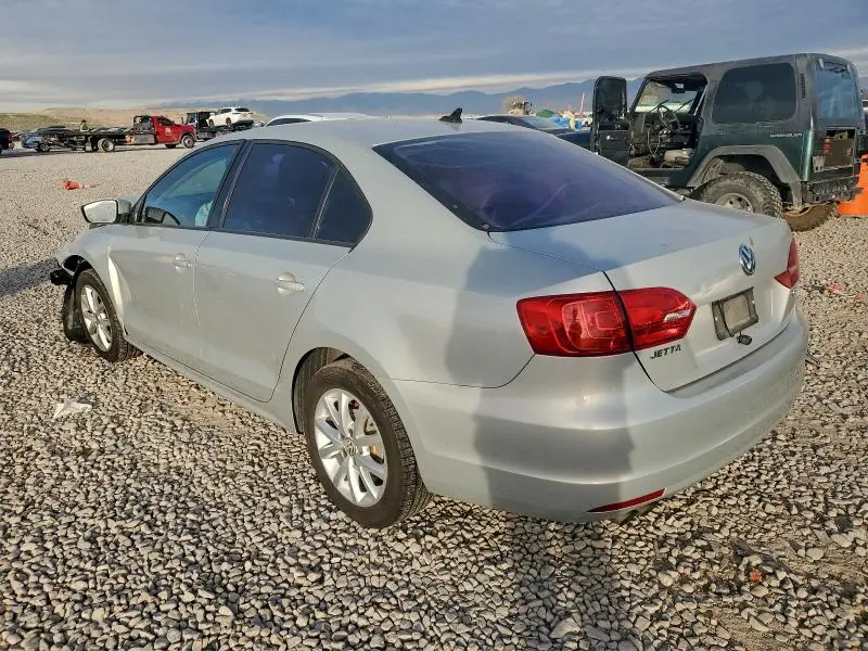 2011 VOLKSWAGEN JETTA SE  