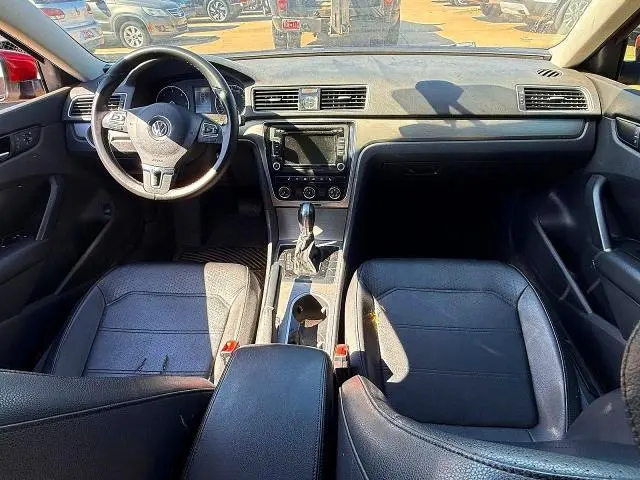2015 VOLKSWAGEN PASSAT SE  