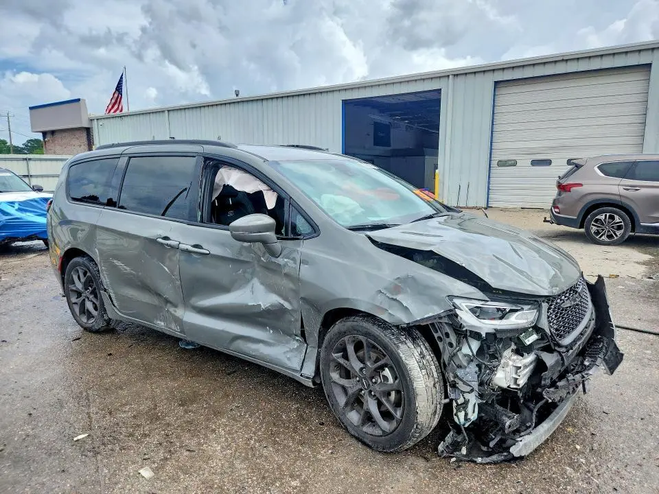 2022 CHRYSLER PACIFICA TOURING L  