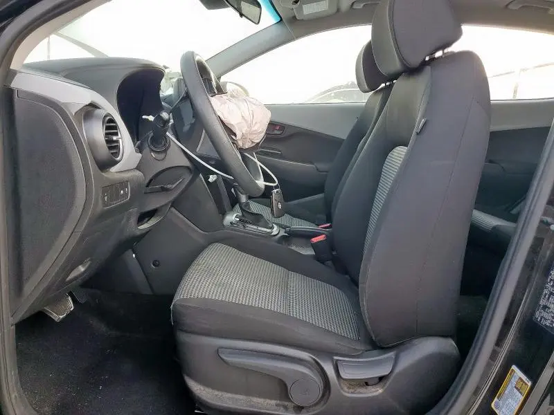 2020 HYUNDAI KONA SE  