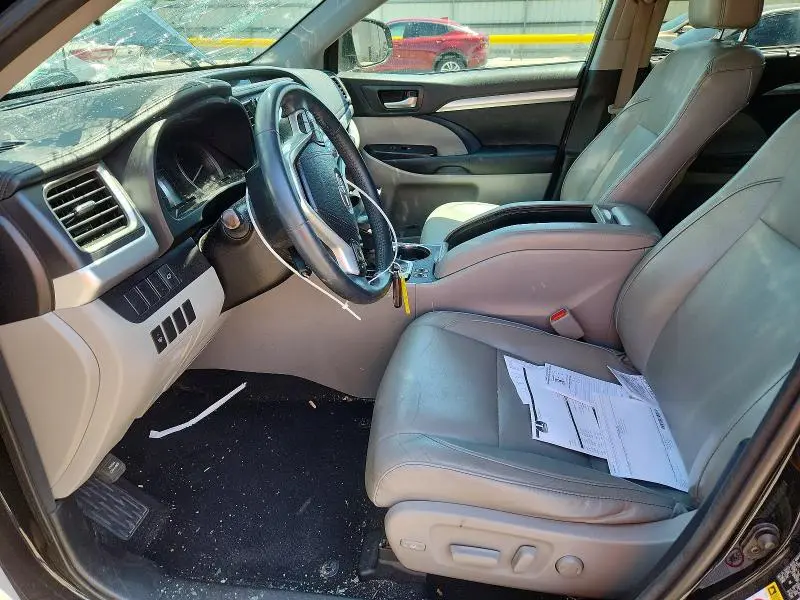 2016 TOYOTA HIGHLANDER XLE  