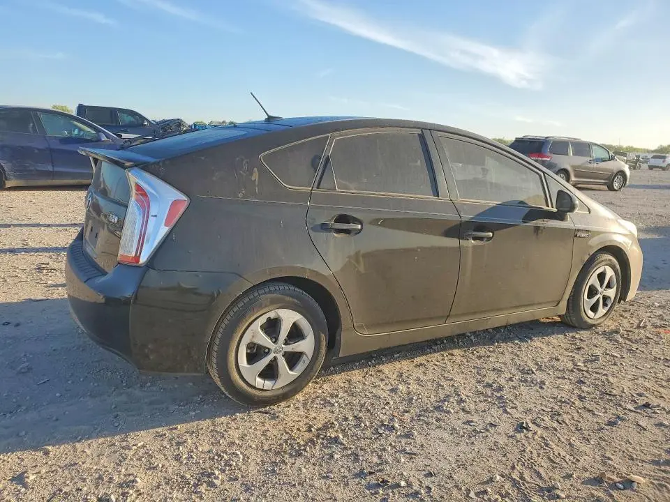 2015 TOYOTA PRIUS THREE  