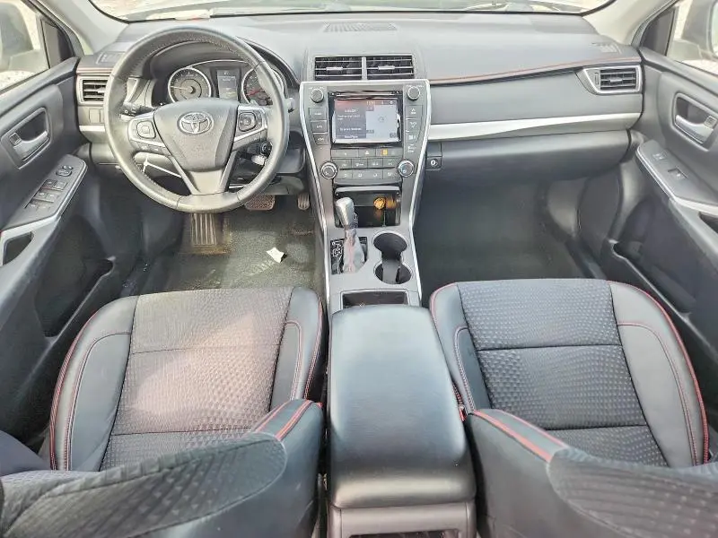 2015 TOYOTA CAMRY SE  