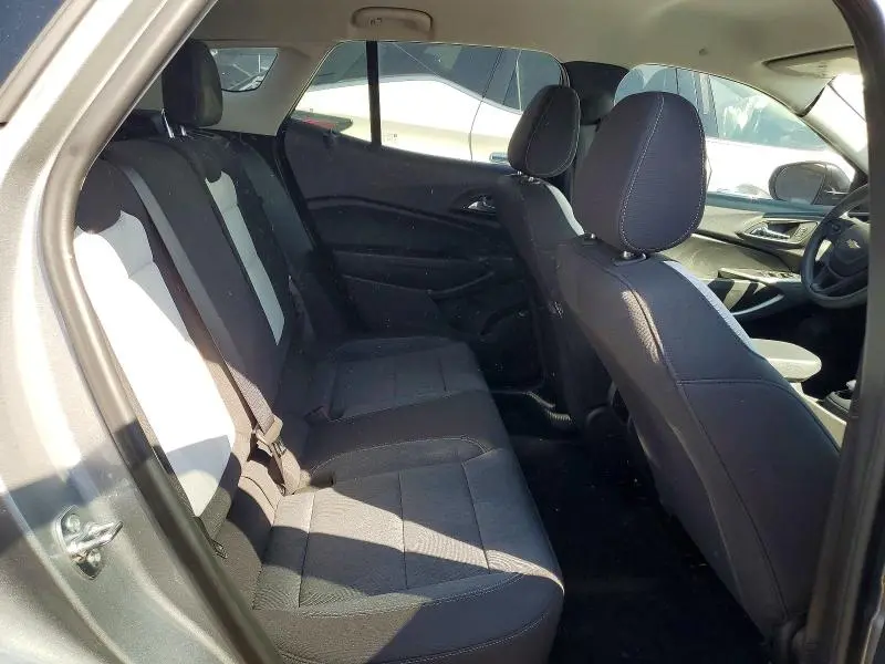 2025 CHEVROLET TRAX LS  
