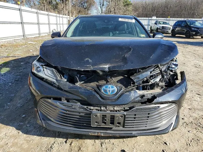 2020 TOYOTA CAMRY XLE  
