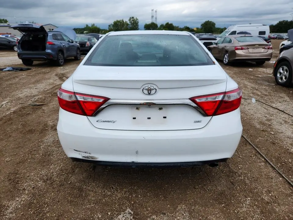 2017 TOYOTA CAMRY SE  