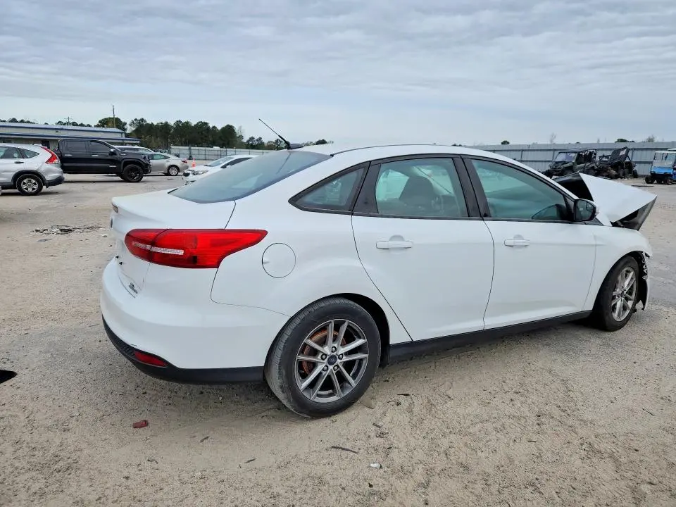 2016 FORD FOCUS SE  