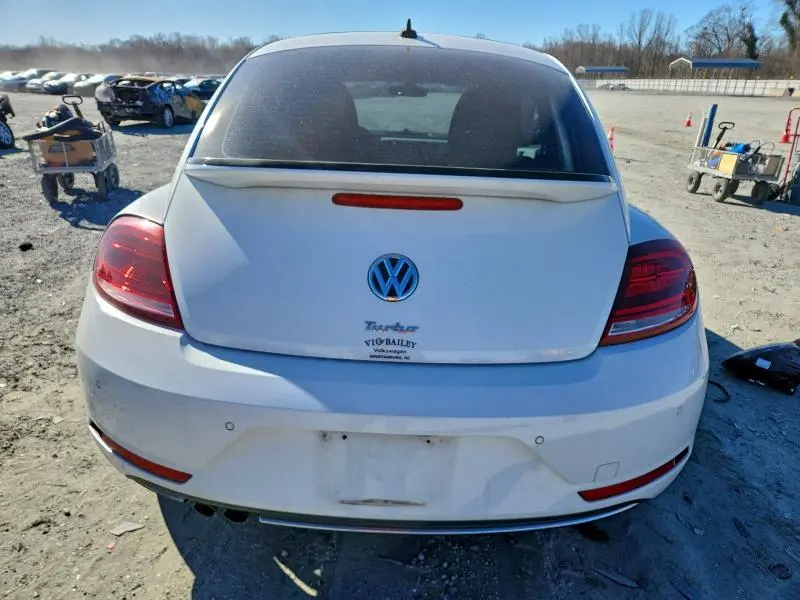 2017 VOLKSWAGEN BEETLE SE  