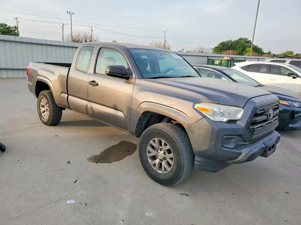 2016 TOYOTA TACOMA SR  