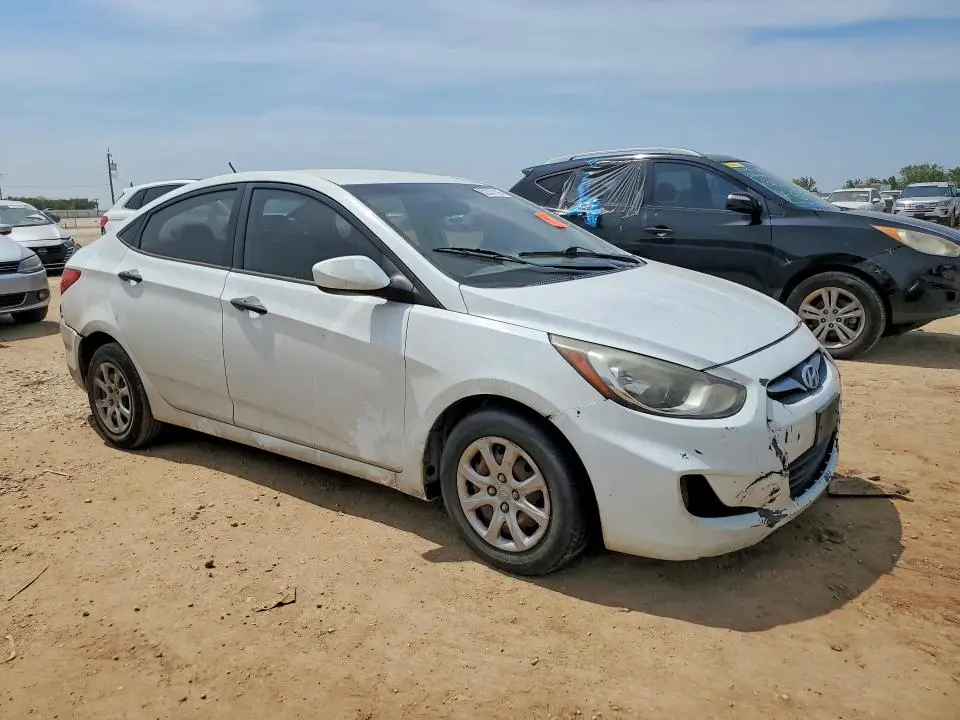 2012 HYUNDAI ACCENT GLS  