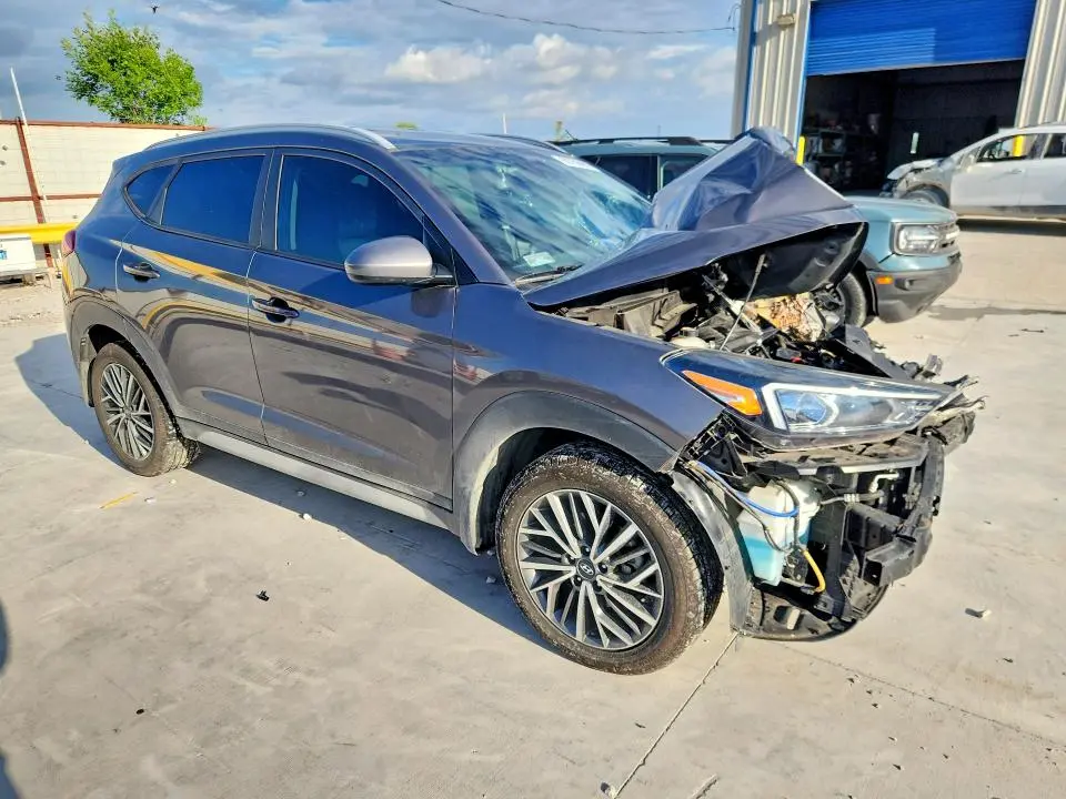 2020 HYUNDAI TUCSON SEL  