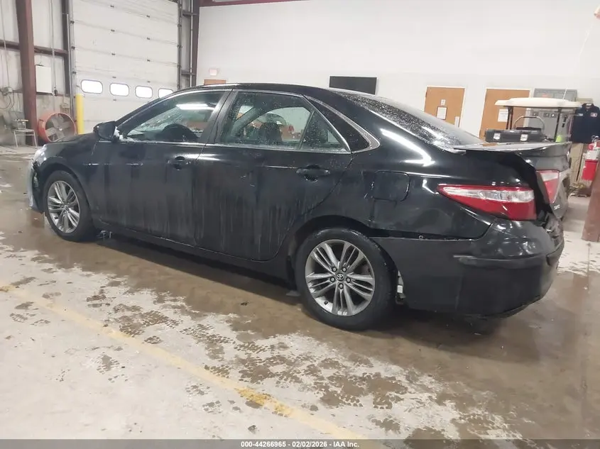 2017 TOYOTA CAMRY SE