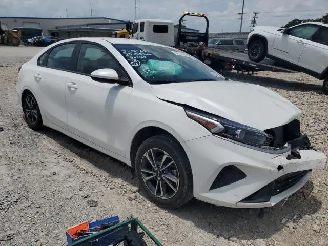 2023 KIA FORTE LX  