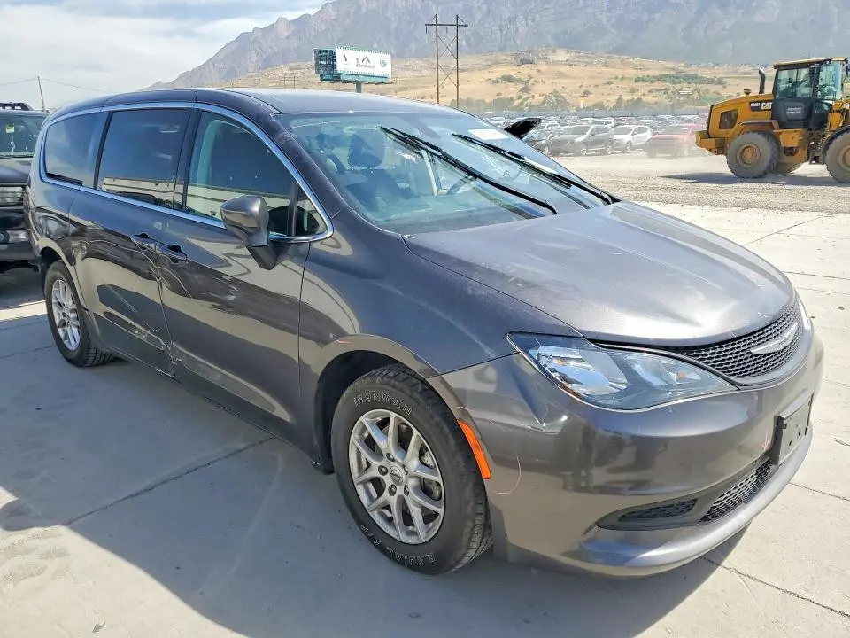 2022 CHRYSLER VOYAGER LX  