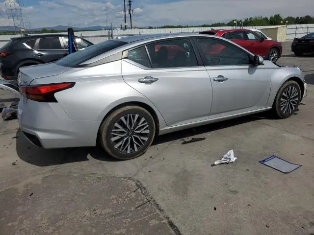 2023 NISSAN ALTIMA SV  