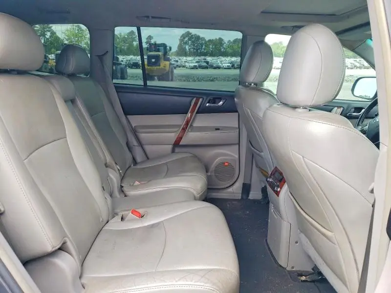 2011 TOYOTA HIGHLANDER LIMITED  