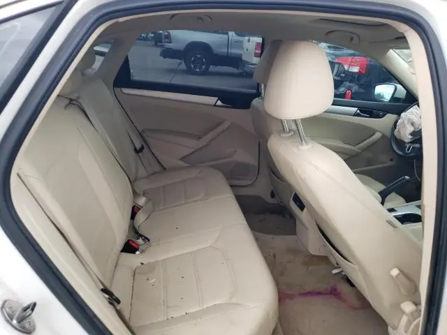 2013 VOLKSWAGEN PASSAT SE  