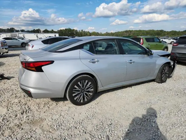 2023 NISSAN ALTIMA SV  