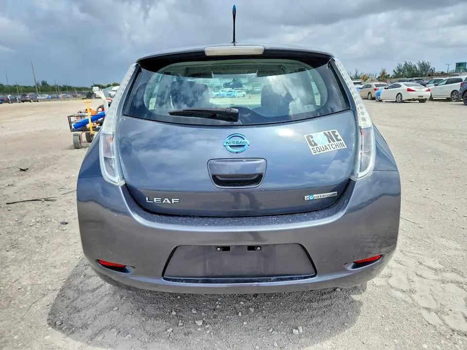 2013 NISSAN LEAF S  