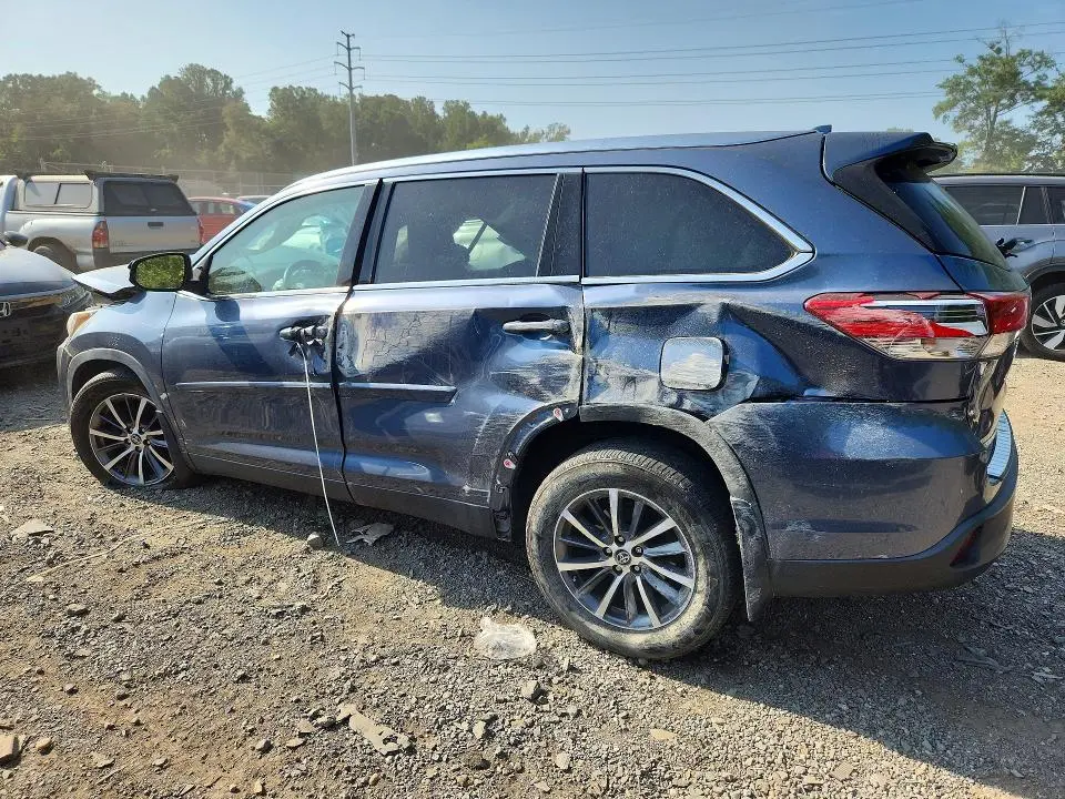 2019 TOYOTA HIGHLANDER XLE  