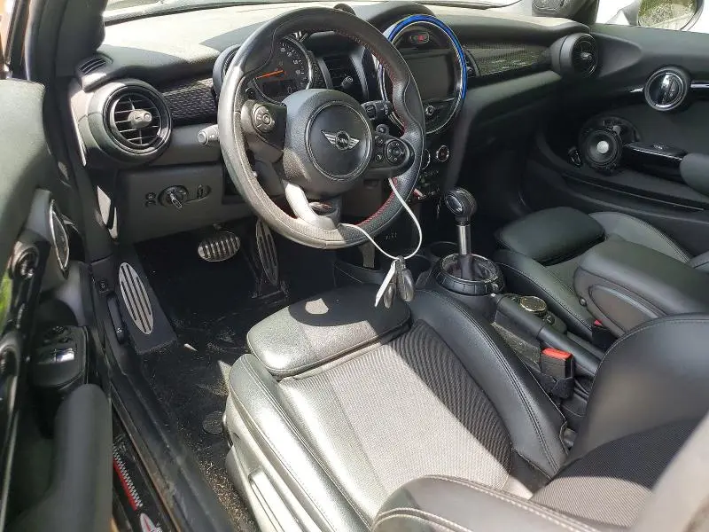 2017 MINI COOPER S  