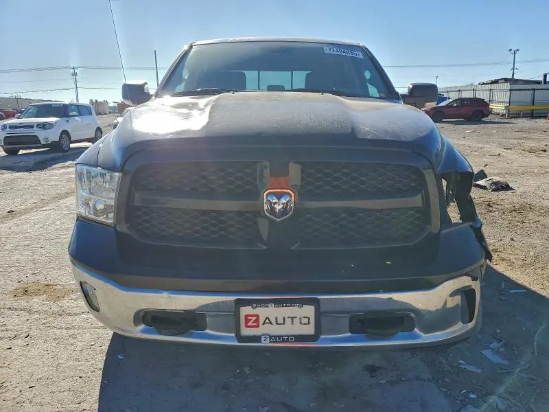 2016 RAM 1500 SLT  