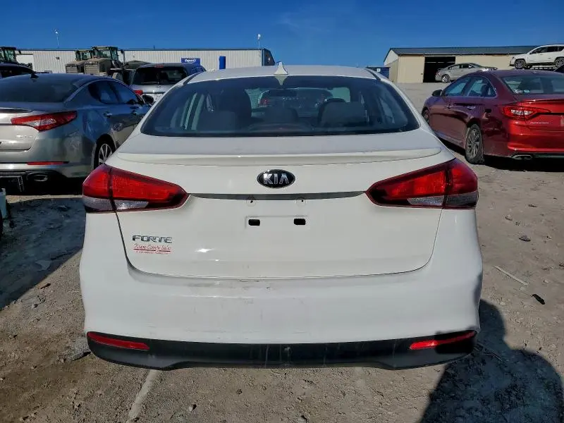 2018 KIA FORTE LX  