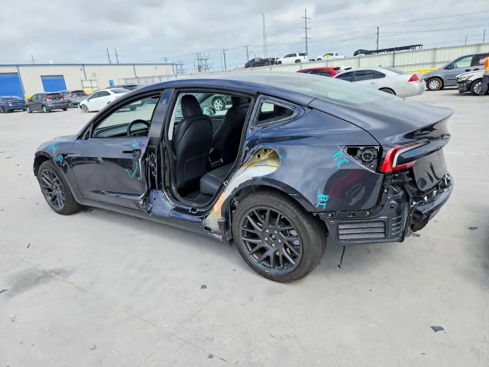 2025 TESLA MODEL 3   