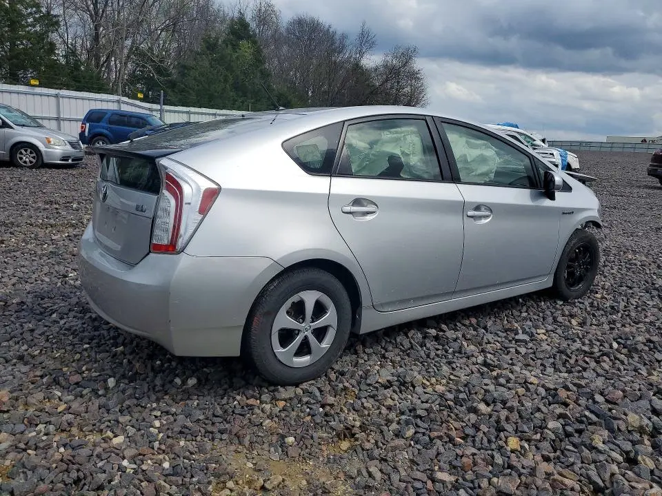 2013 TOYOTA PRIUS TWO  