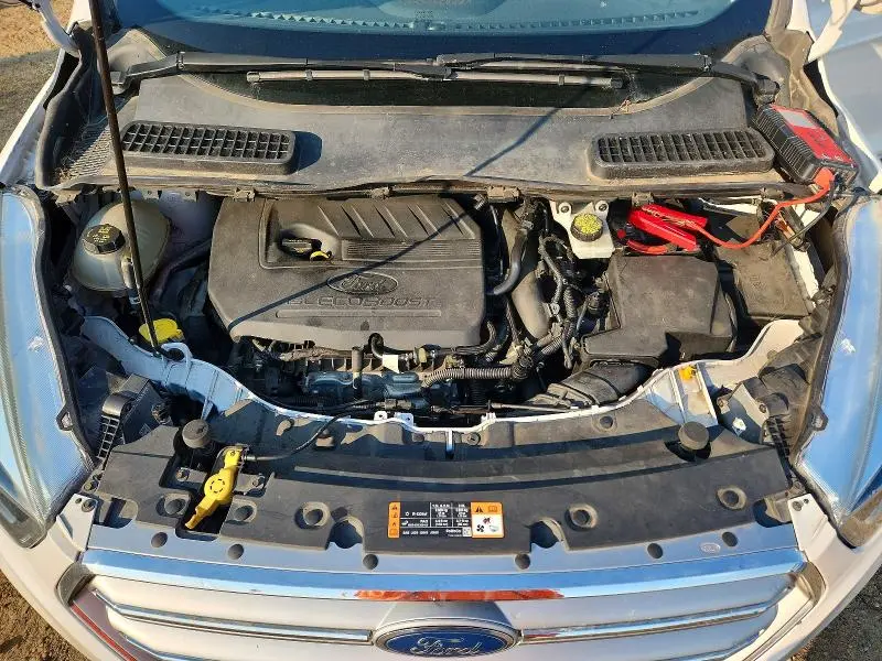 2017 FORD ESCAPE SE  