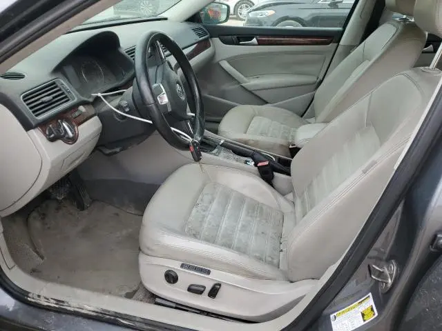 2013 VOLKSWAGEN PASSAT SEL  