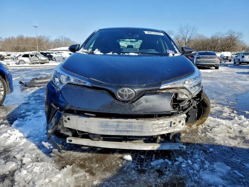 2019 TOYOTA C-HR XLE  