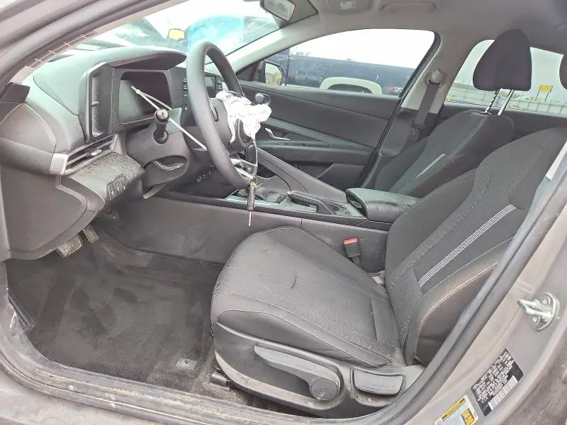 2024 HYUNDAI ELANTRA SE  