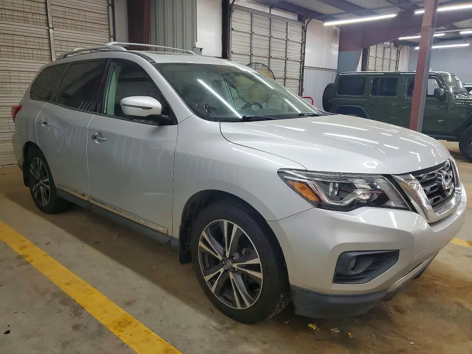 2017 NISSAN PATHFINDER PLATINUM  