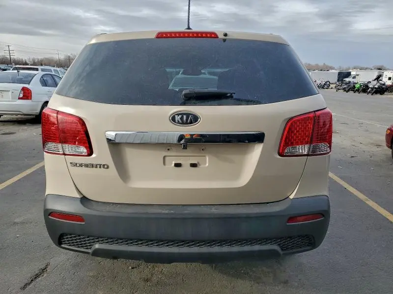 2011 KIA SORENTO BASE  