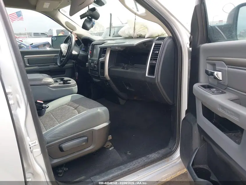2017 RAM 1500 BIG HORN  4X2 6'4 BOX