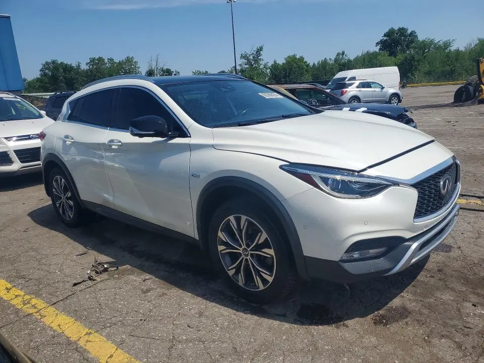 2017 INFINITI QX30 PREMIUM  