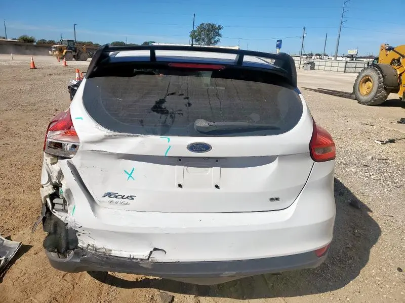 2015 FORD FOCUS SE  