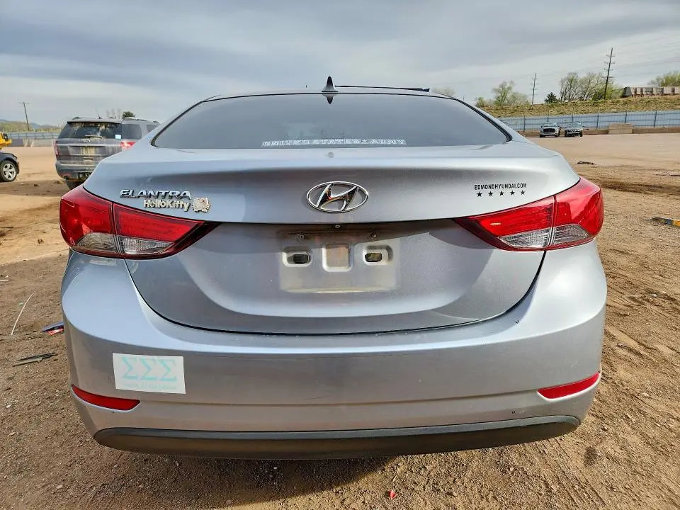 2015 HYUNDAI ELANTRA SE  